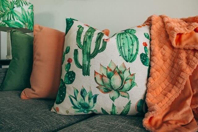 coussin sur banquette de camping car