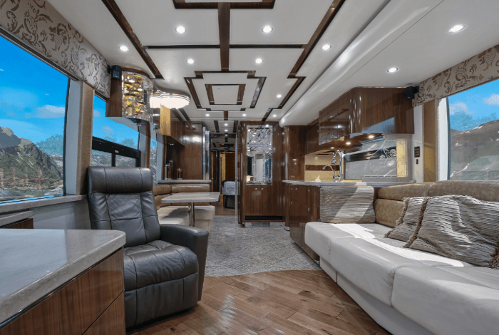 featherlite vantar platinium plus camping car de luxe américain
