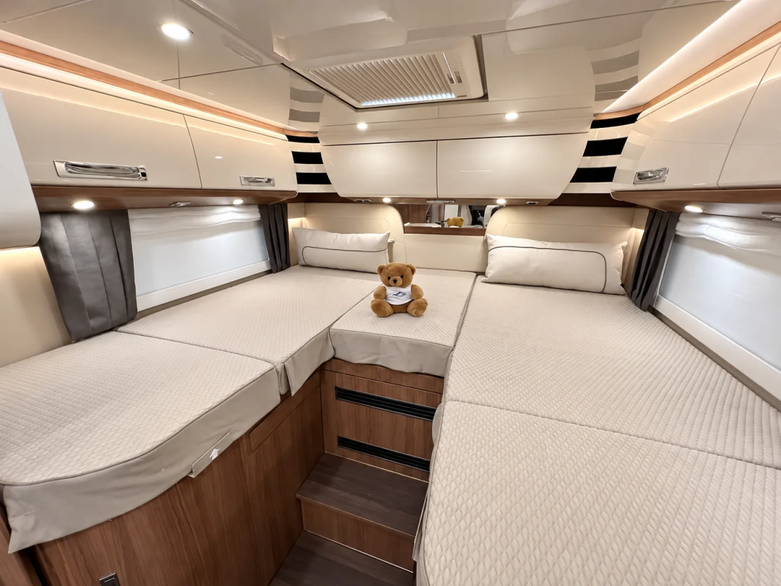 Lits jumeaux arrière du Carthago chic s-plus I 61 XL LE