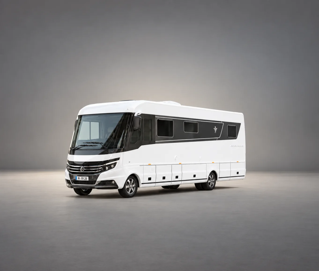 Niesmann+Bischoff Flair 920 vu de trois quarts à l’extérieur