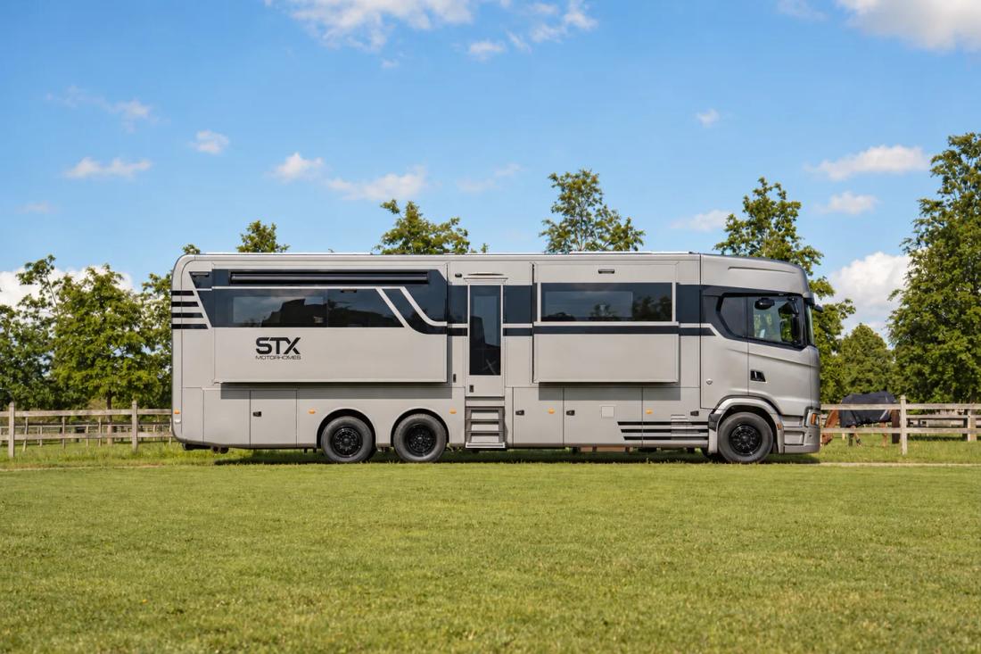Profil du STX Scania 403 avec ses extensions latérales déployées